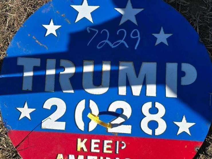 metal-trump-tailgate-image-1