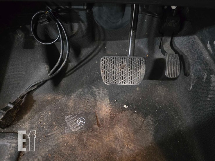 2017-mercedes-benz-metris-image-12