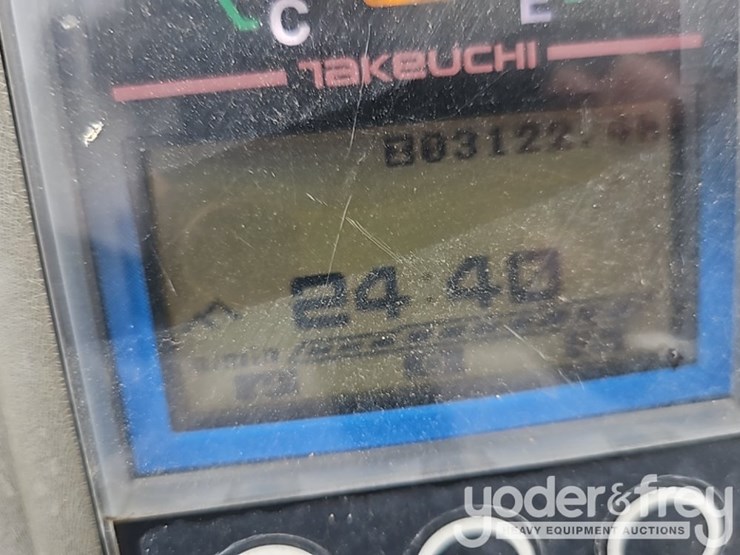 2020-takeuchi-tb240-image-36