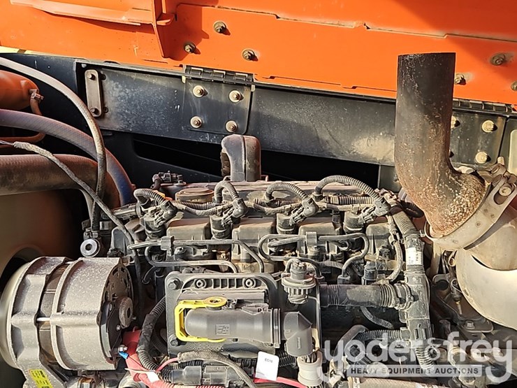 2017-jlg-660sj-image-23