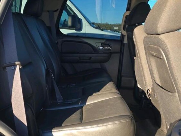 2013-chevrolet-tahoe-image-9