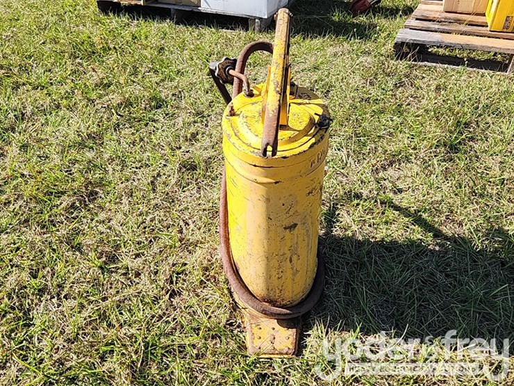 5-gal-gear-oil-pump-image-4