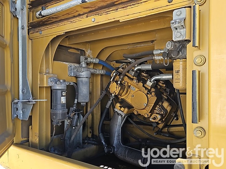 2017-caterpillar-330fl-image-17