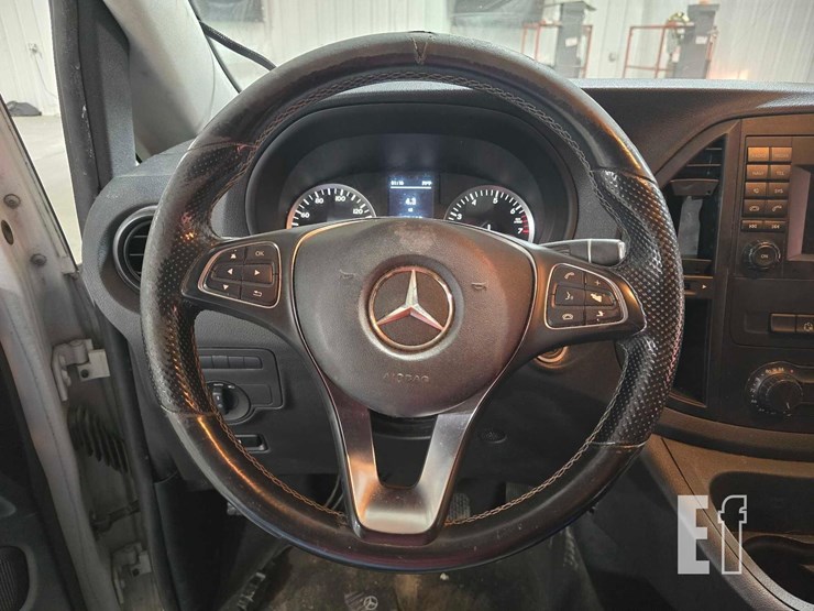 2017-mercedes-benz-metris-image-10