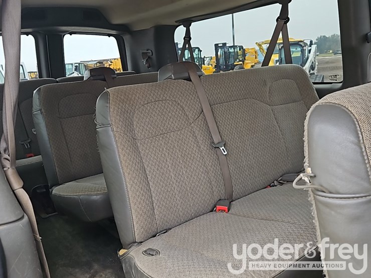 2019-chevrolet-3500-image-22