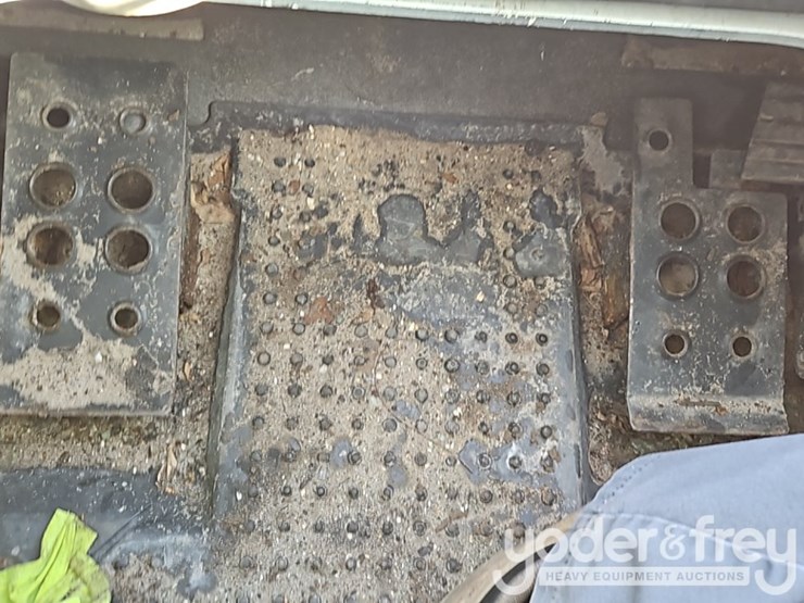 2017-bobcat-t770-image-24