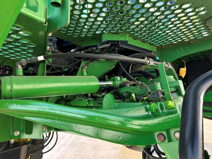 2015-john-deere-r4030-image-83