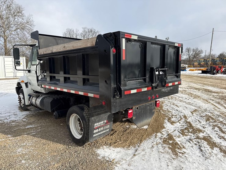 2018-international-durastar-4300-image-4