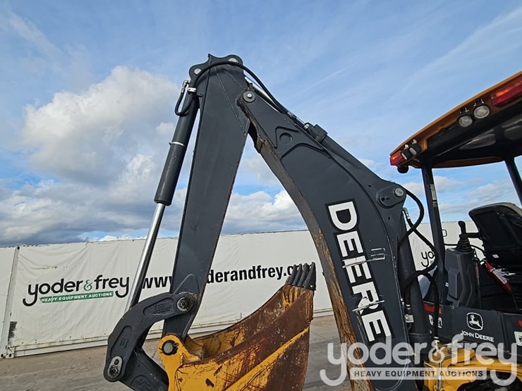 2017-deere-310sl-image-31