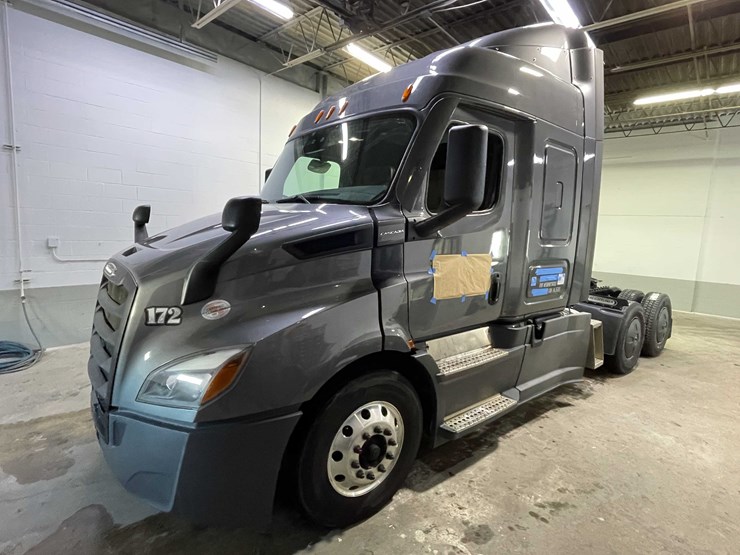 #6225-•-2021-freightliner-cascadia-semi-truck-(title-in-delay)-image-1