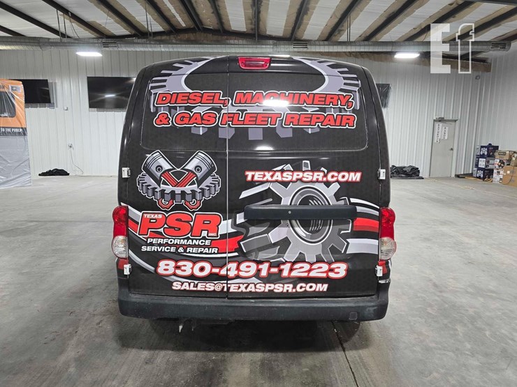 2014-nissan-nv200-image-8