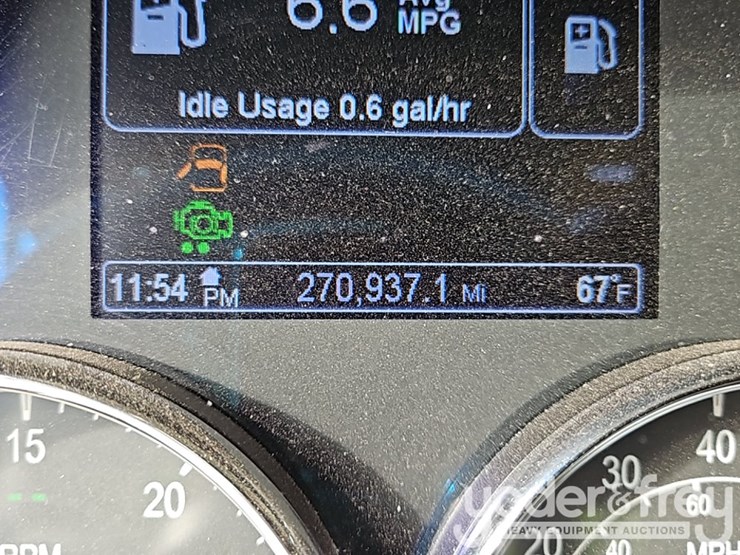 2021-peterbilt-567-image-38