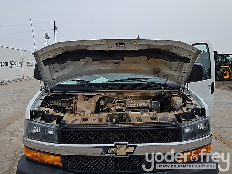 2019-chevrolet-3500-image-16