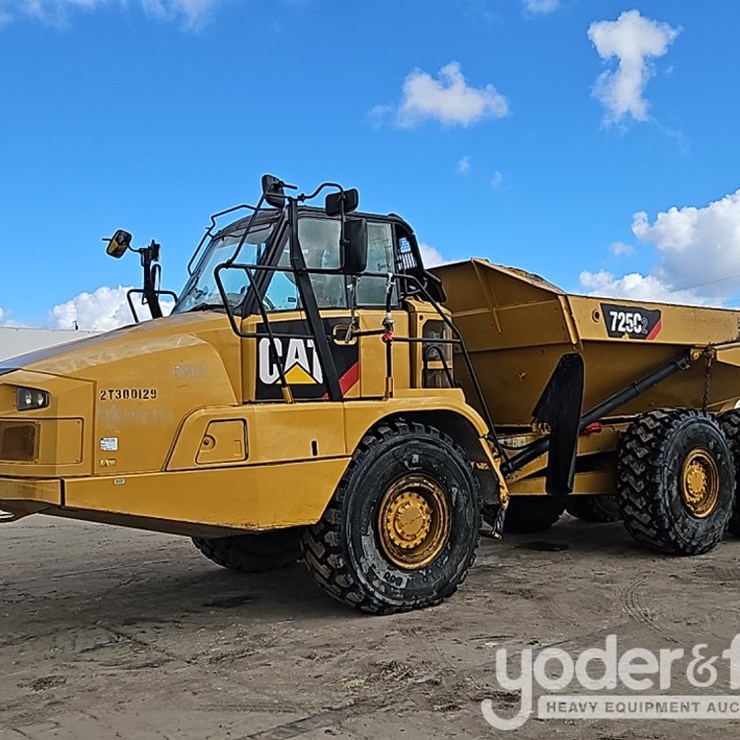 2016 CATERPILLAR 725C2