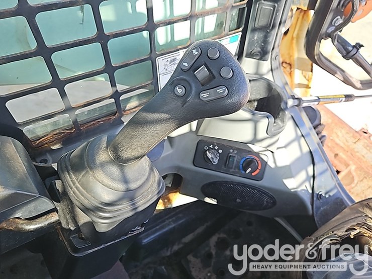 2017-bobcat-t770-image-23