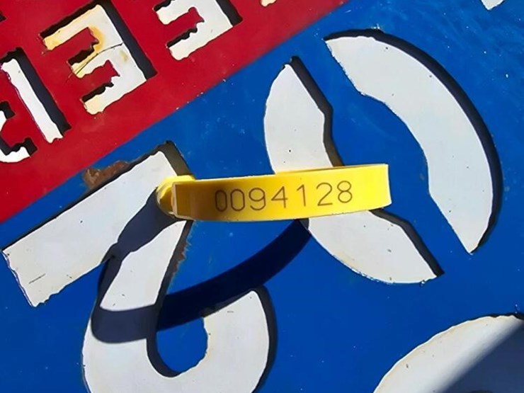 metal-trump-tailgate-image-2