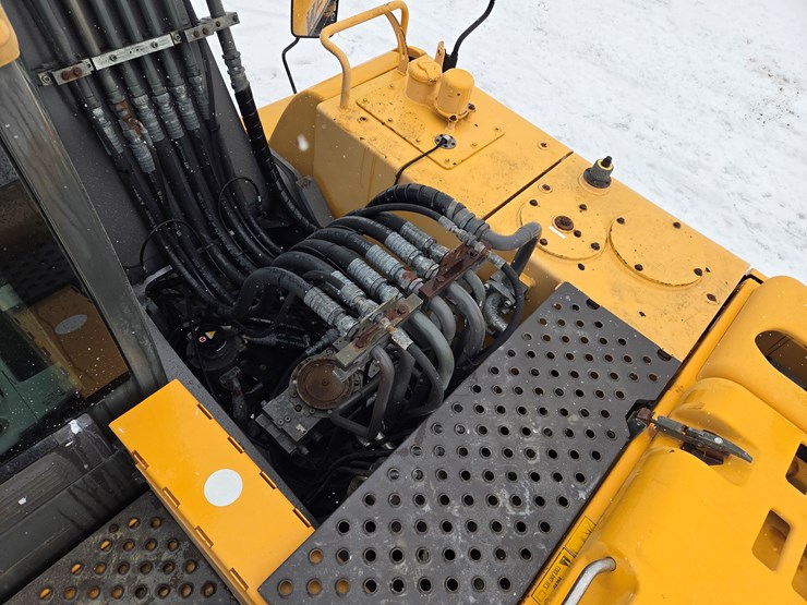 2010-volvo-ew180c-image-46