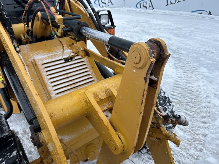 caterpillar-903d-image-18