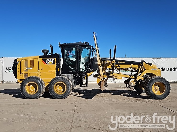 2019-caterpillar-12m3-image-6