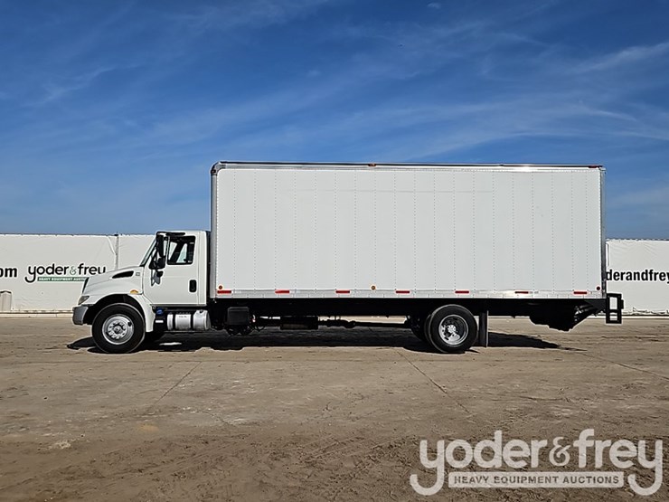 2016-international-durastar-4300-image-3