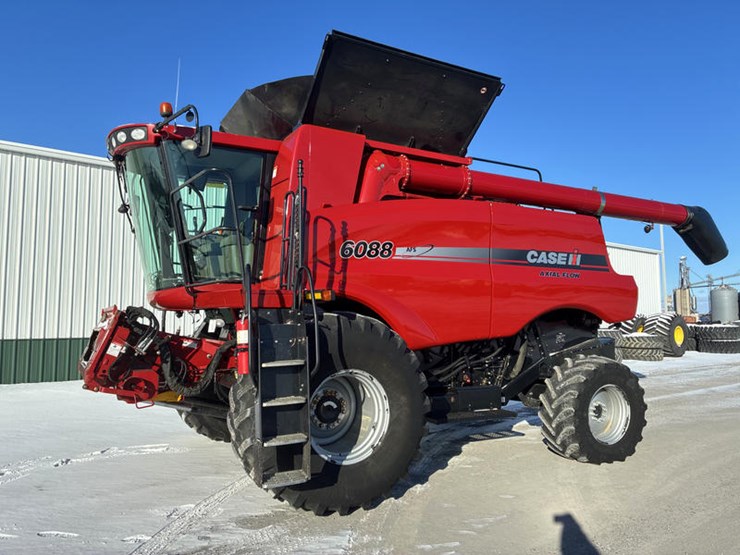 2010-case-ih-6088-image-3