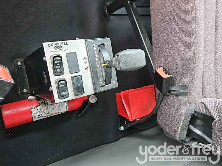 2021-peterbilt-567-image-31