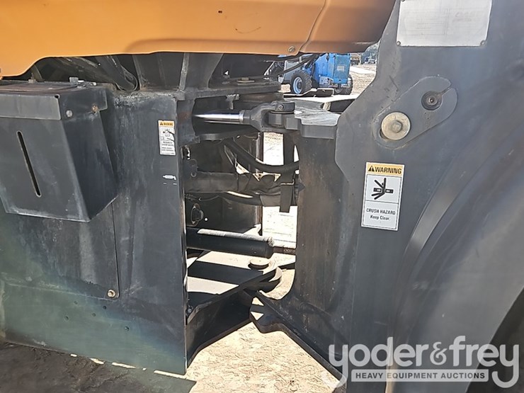 2017-case-621g-image-9