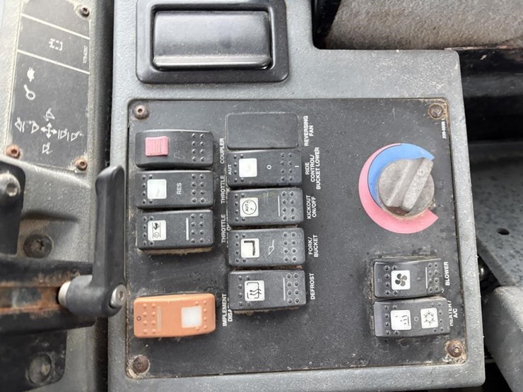 2005-caterpillar-924g-image-14