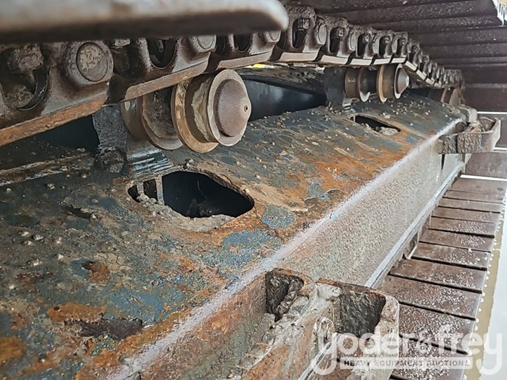 2021-komatsu-pc210-lc-11-image-24