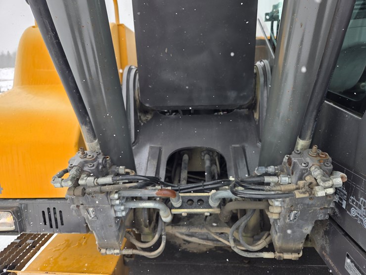 2010-volvo-ew180c-image-34