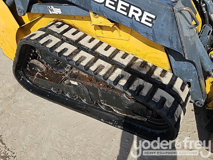 2016-deere-317g-image-11