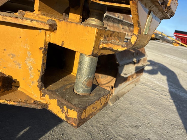 2016-caterpillar-d6n-lgp-image-29