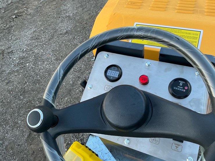 #1253-•-unused-future-ft1000-ride-on-road-roller-image-23
