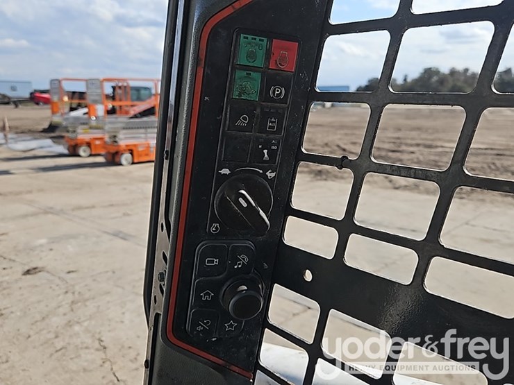 2021-bobcat-t76-image-28