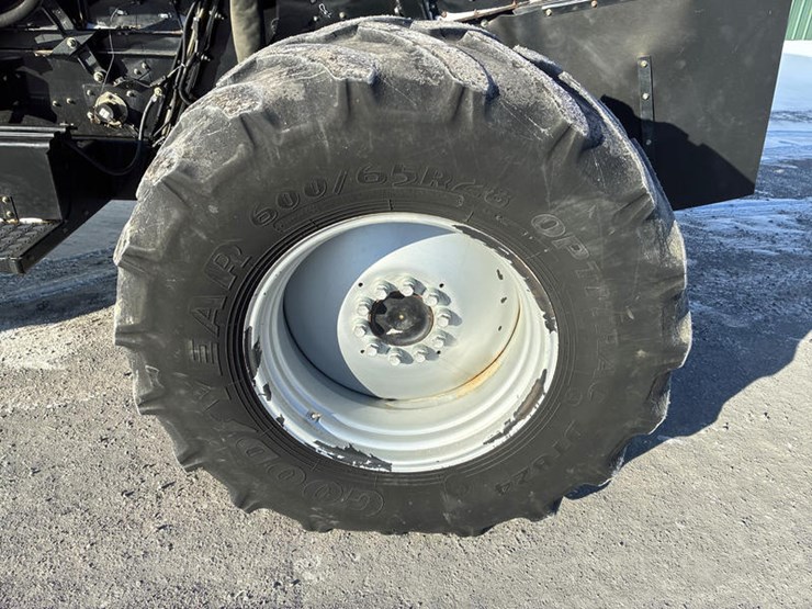 2010-case-ih-6088-image-40