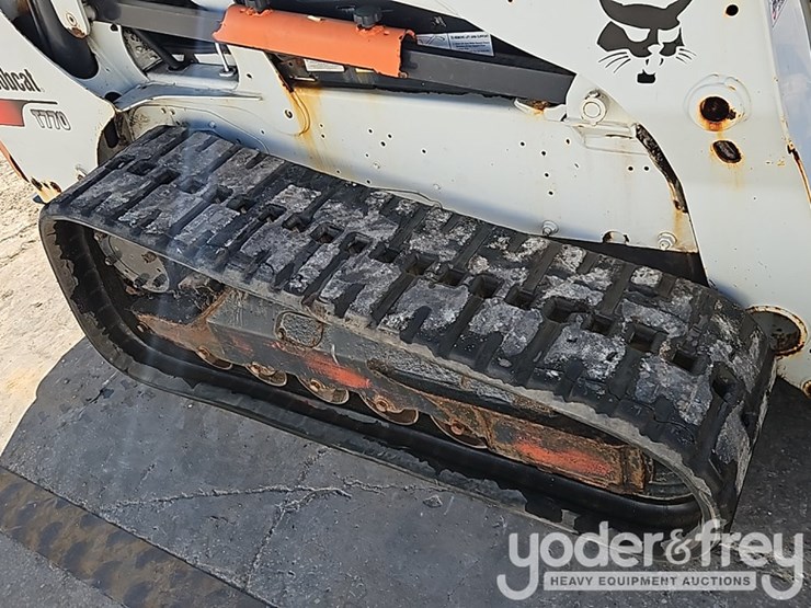 2017-bobcat-t770-image-11