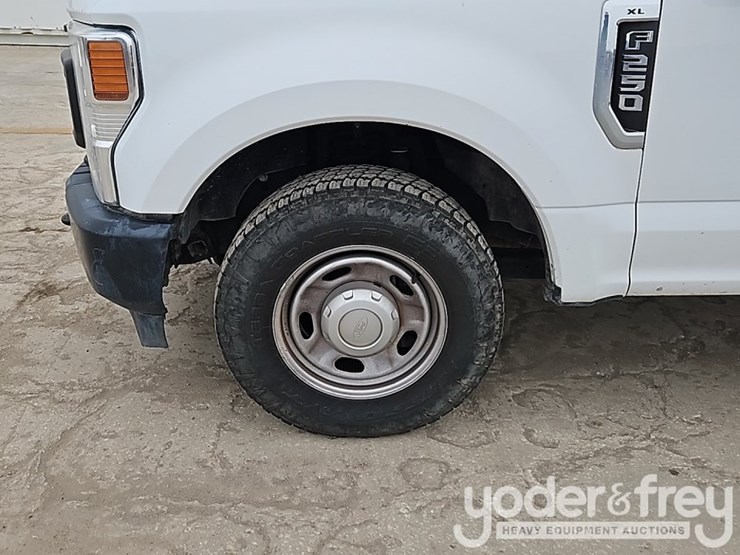 2022-ford-f250-image-12