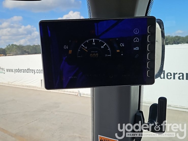 2017-case-621g-image-31