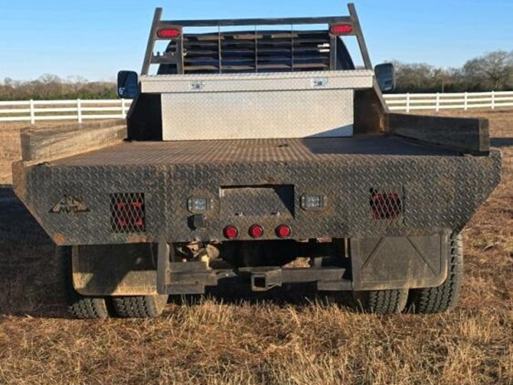 2001-dodge-4wd-flatbed-truck,-s/n-3b7kf26631m286813:-5.9l-diesel,-5-sp.,-tool-box,-5th-wheel-hitch,-odometer-shows-288k-mi.-image-11