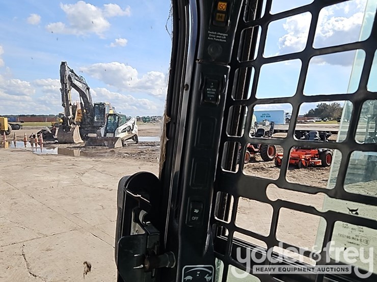 2019-bobcat-t870-image-29