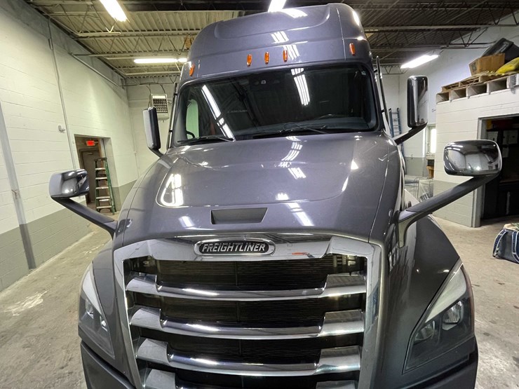 #6224-•-2022-freightliner-cascadia-semi-truck-(title-in-delay)-image-24