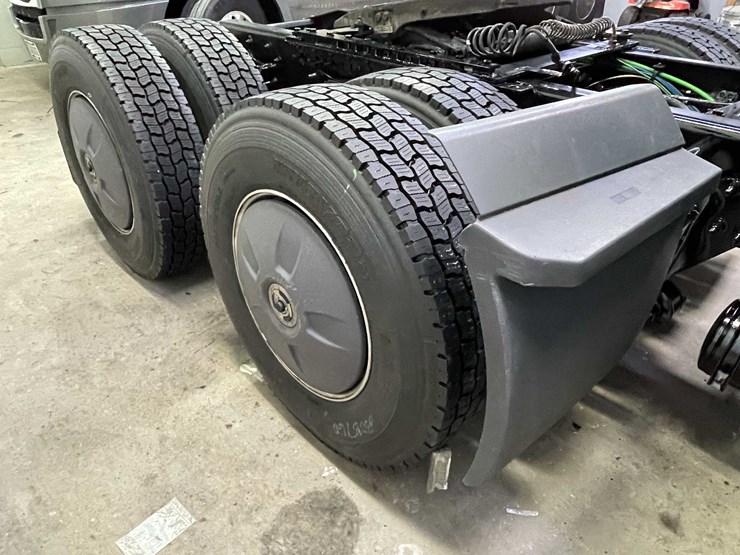 #6223-•-2022-freightliner-cascadia-semi-truck-(title-in-delay)-image-40