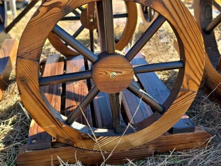 wagon-wheel-end-table-image-2