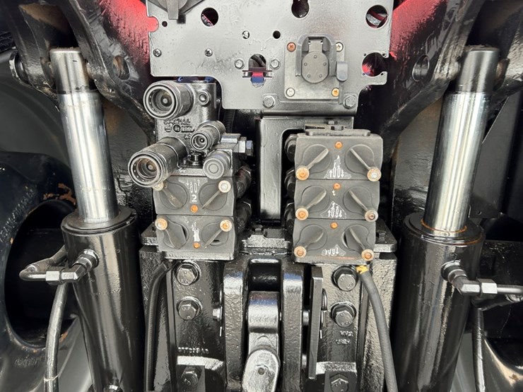 2009-case-ih-magnum-335-image-67