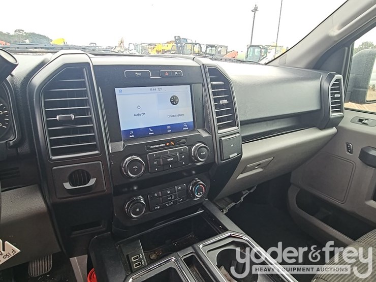 2020-ford-f150-image-26