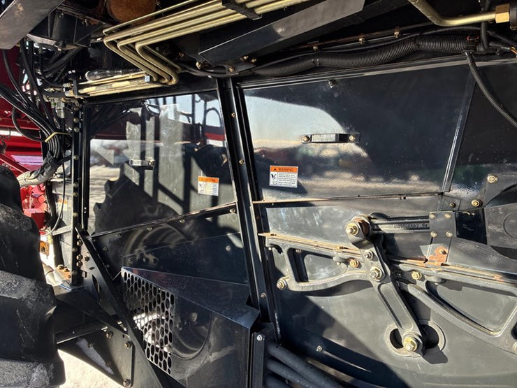 2010-case-ih-6088-image-78