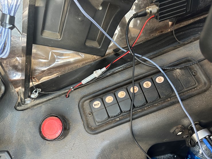 2017-caterpillar-501-hd-image-36