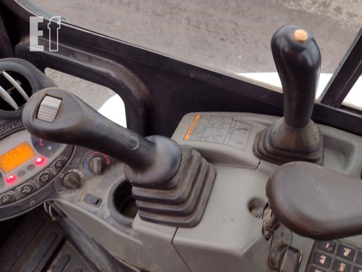 2014-bobcat-e35-image-9