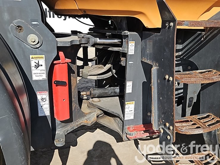 2017-case-621g-image-19