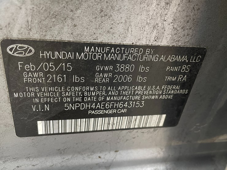 #1048-•-2015-hyundai-elantra-sedan-(has-wi-title)-image-41